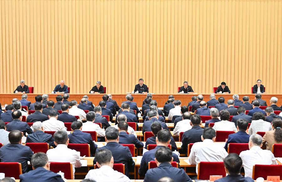 10月12日至13日，全国卫生与健康大会在北京召开。中共中央总书记、国家主席、中央军委主席习近平出席会议并发表重要讲话。李强、赵乐际、王沪宁、蔡奇、丁薛祥、李希出席会议。