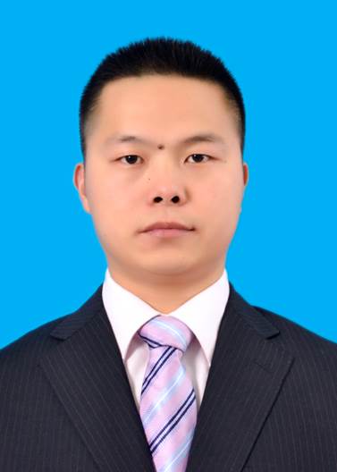 曹高燚证件照-蓝背景